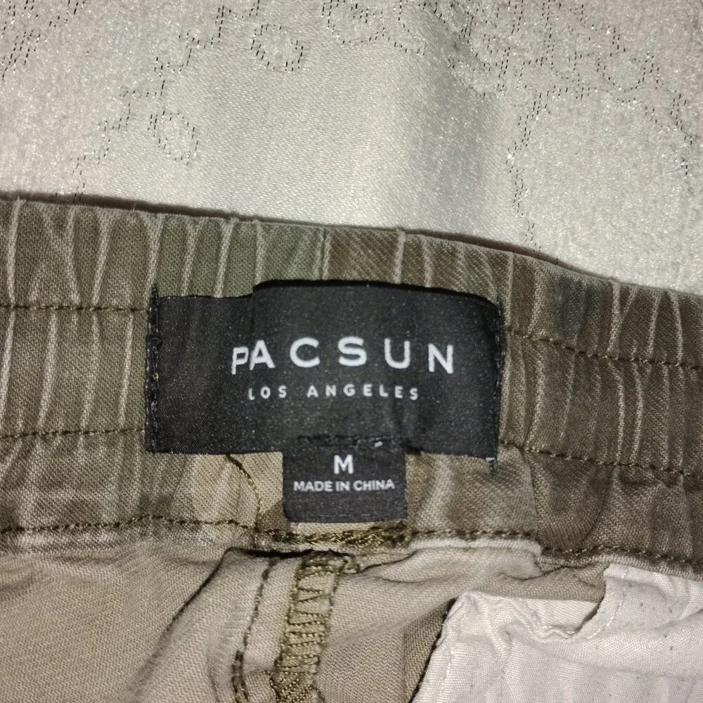 Men's Camo Cargo Pants - Picture 4 of 8